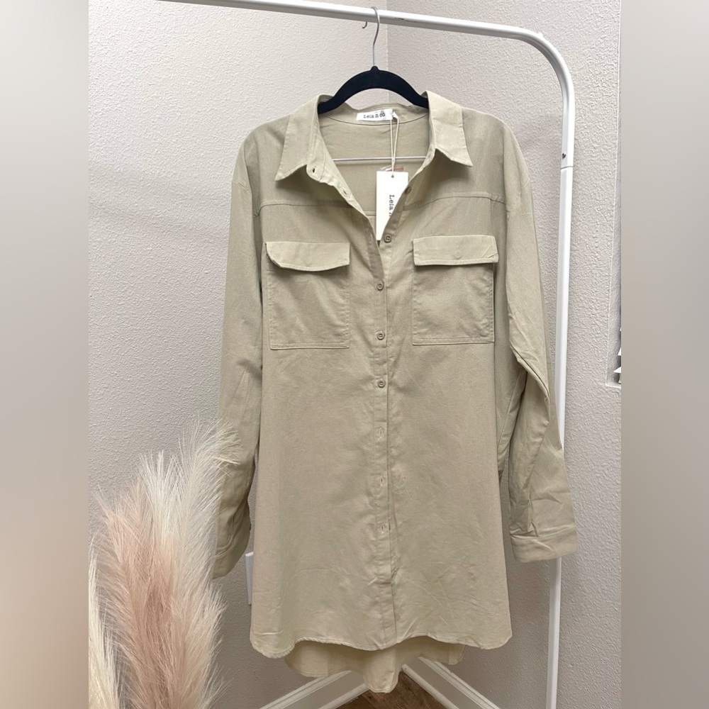 NWT- Leia N Co Linen/cotton blend sage tunic button up